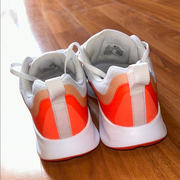 Nike White and Red Sneakers Lightweight Breathable Design - Picture 7 of 12